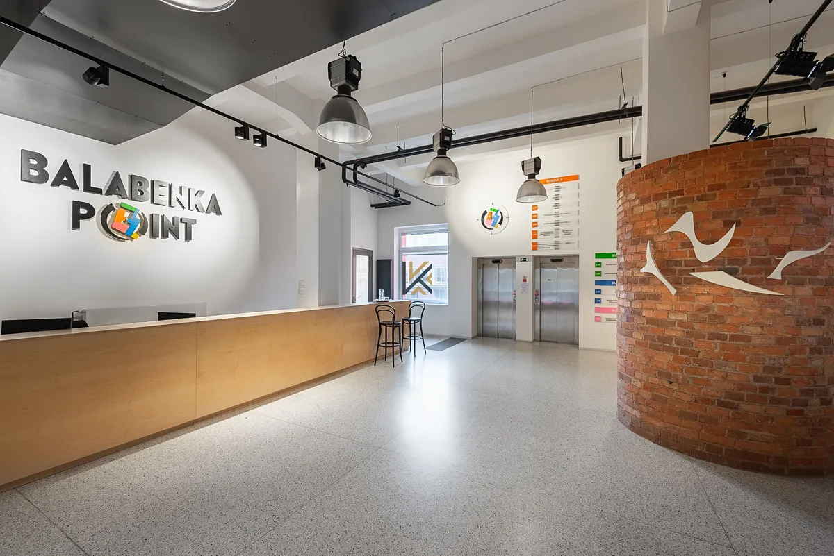 Pronájem kanceláře 714 m²